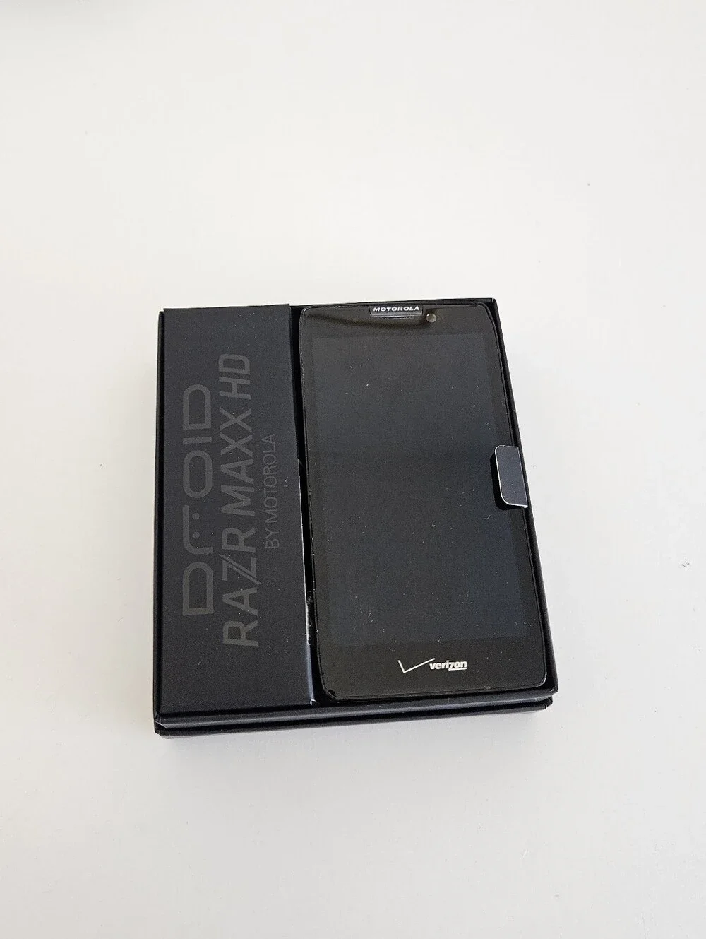 Motorola Droid Razr Maxx HD For Verizon Original Packaging With Charger Manual